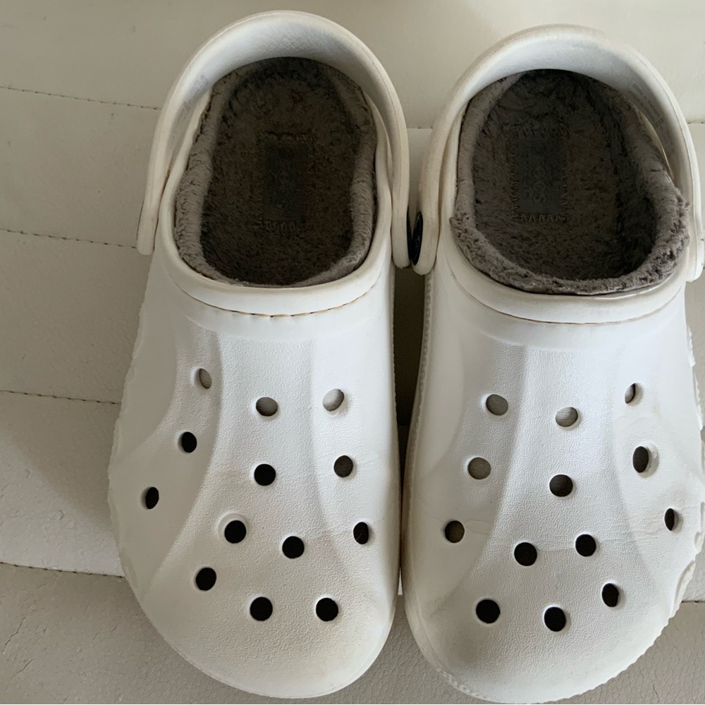 CROCS Kids White Clog with Grey Fuzzy Lining